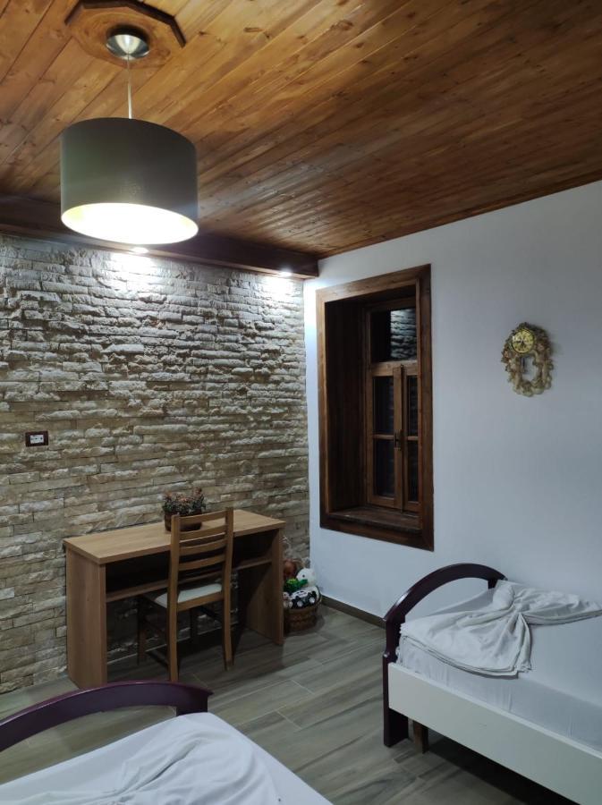 Eni Entire Guesthouse Parking On Site Берат Екстер'єр фото